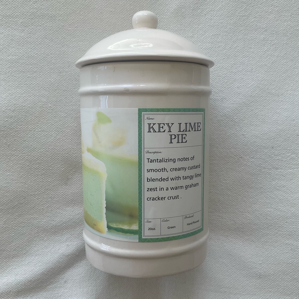 Chesapeake Bay Key Lime Pie Single Wick Jar Candle.